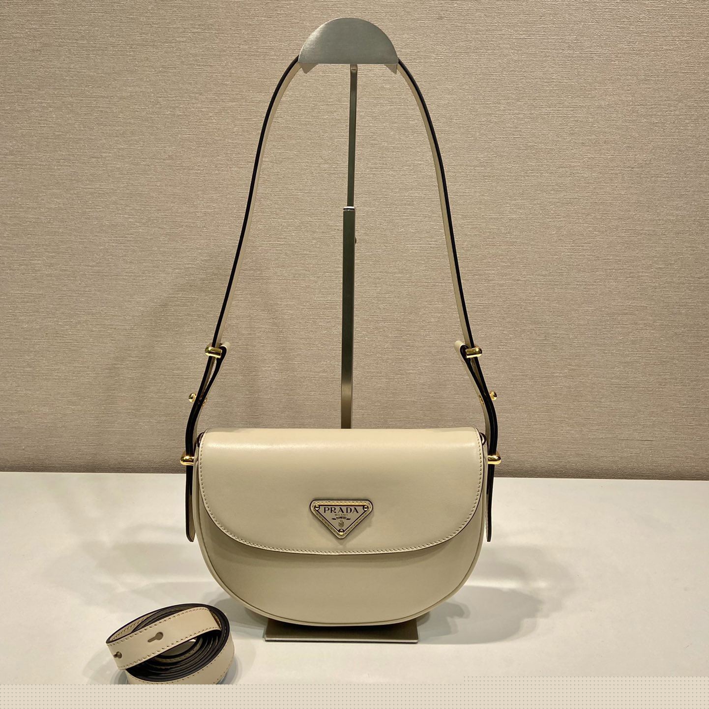 Pra*a top handle bags